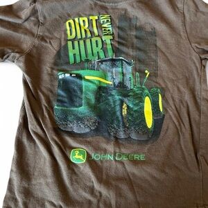 Vintage John Deere Tractor Brown Tee 2T “Dirt Never Hurt”